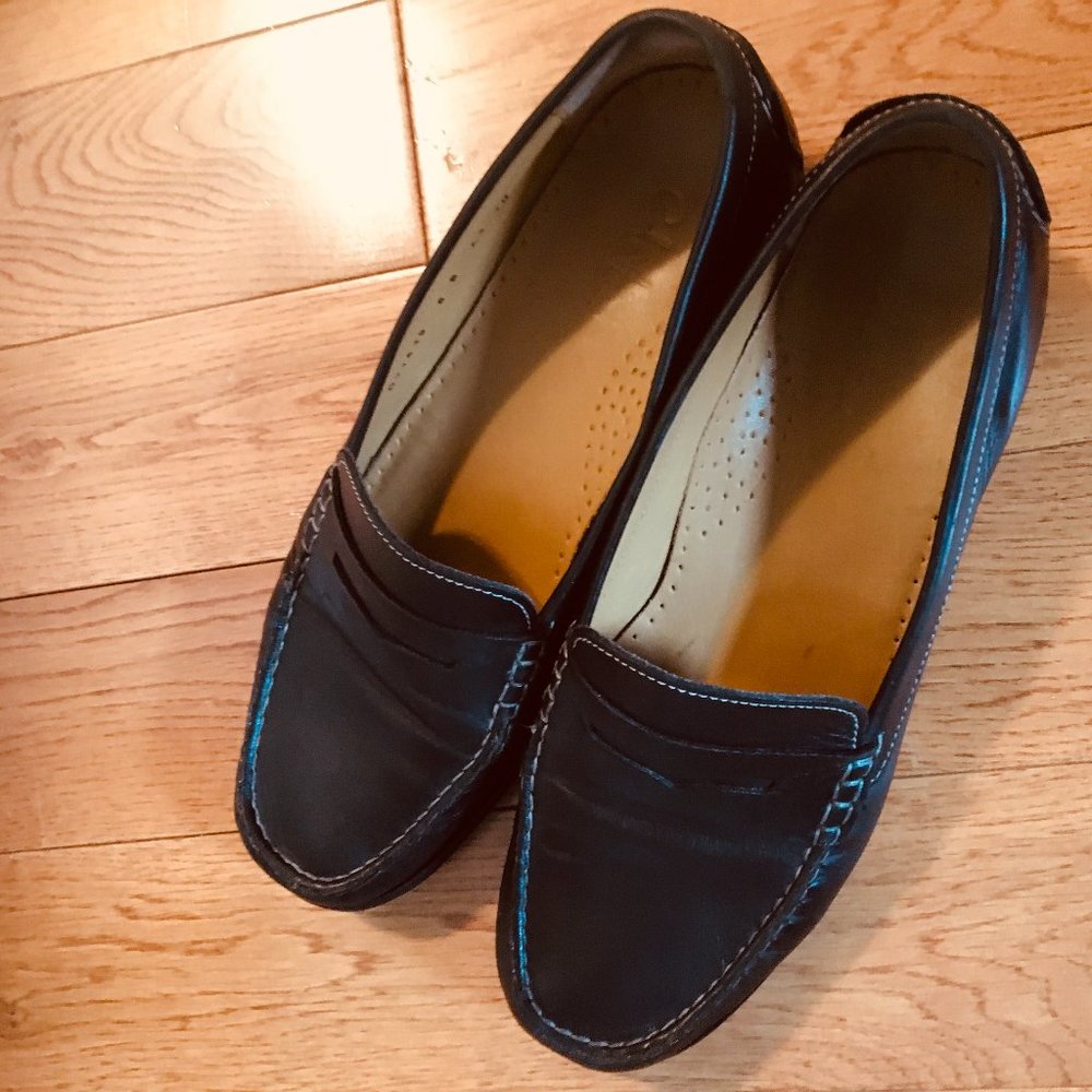 Black leather COLE HAAN women's penny loafers 8B